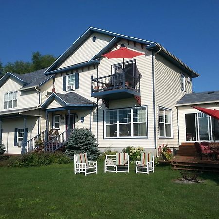 Domaine De La Baie, Les Suites Shawinigan Exterior photo