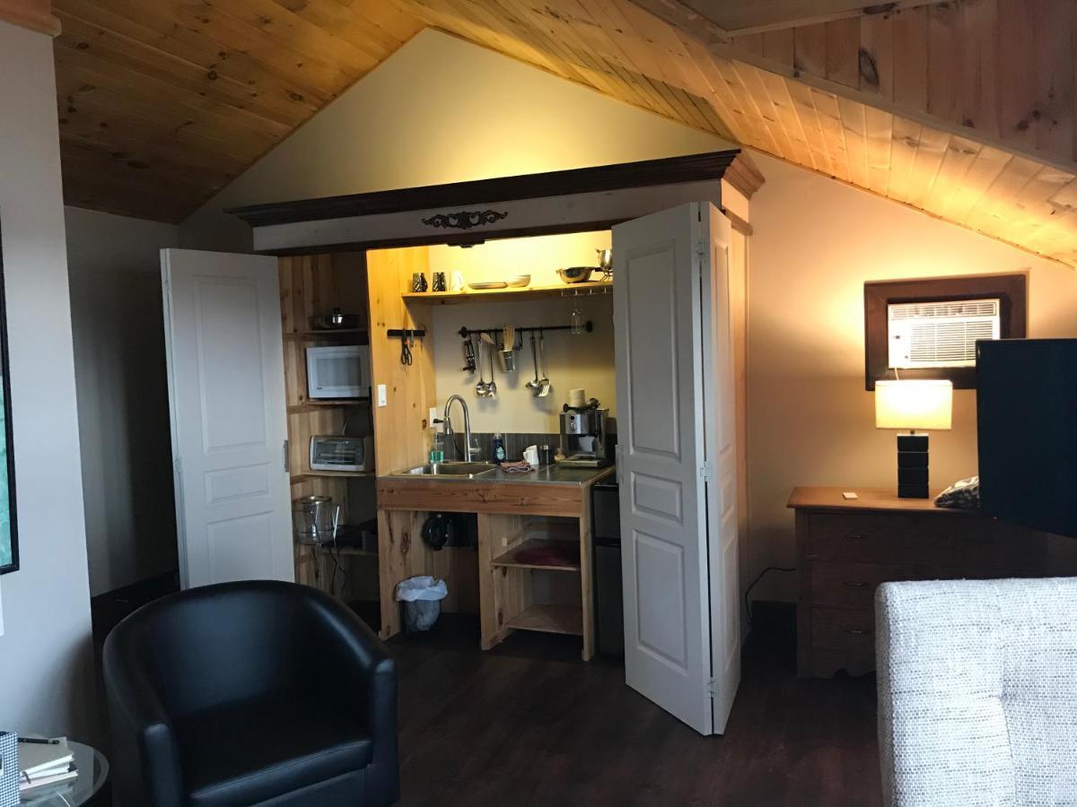 Domaine De La Baie, Les Suites Shawinigan Exterior photo
