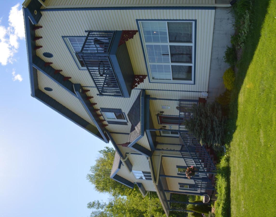 Domaine De La Baie, Les Suites Shawinigan Exterior photo