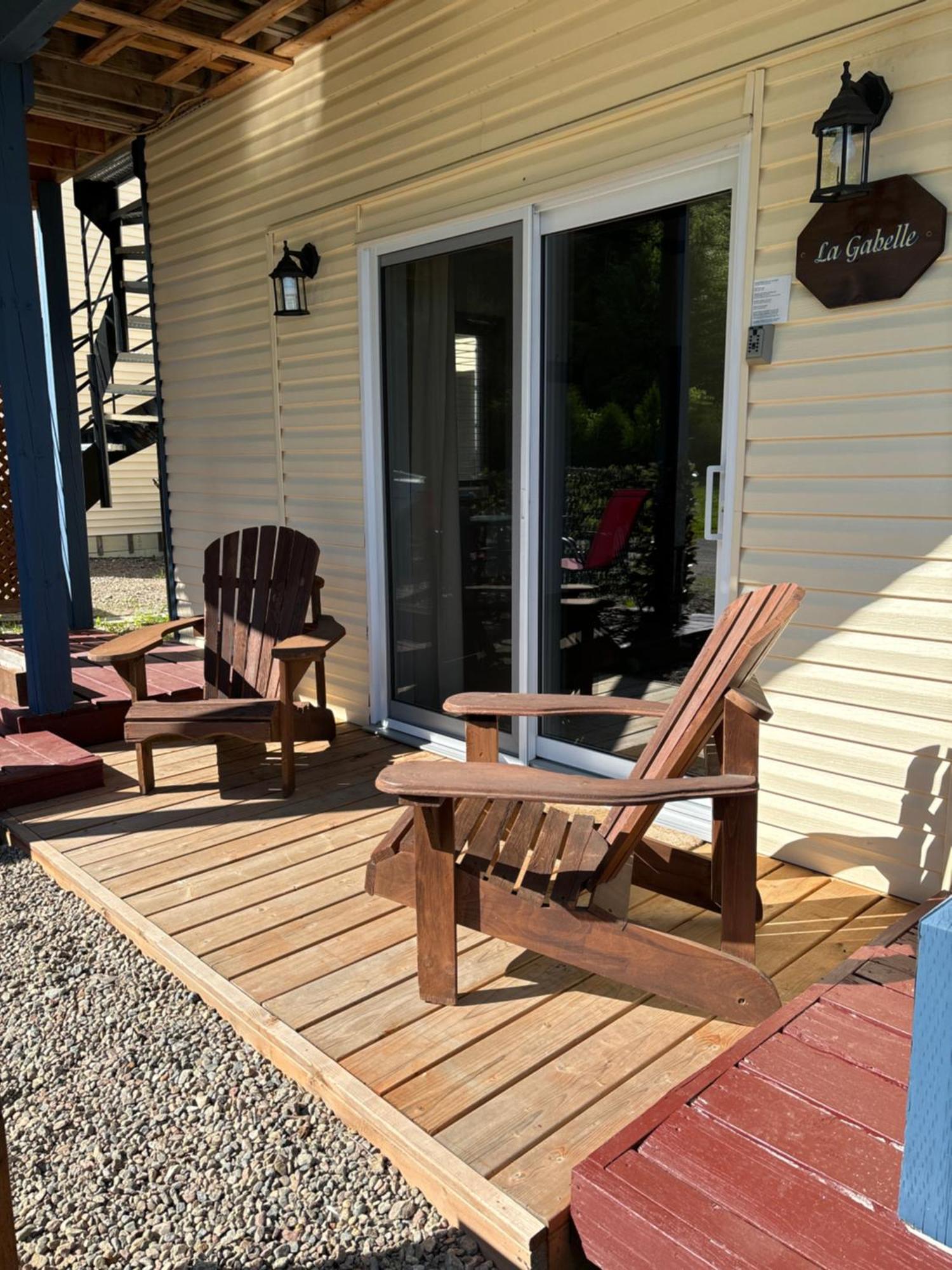 Domaine De La Baie, Les Suites Shawinigan Exterior photo