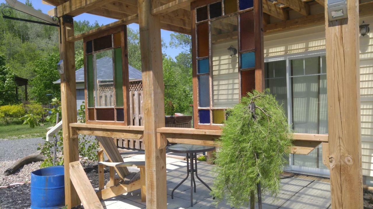 Domaine De La Baie, Les Suites Shawinigan Exterior photo