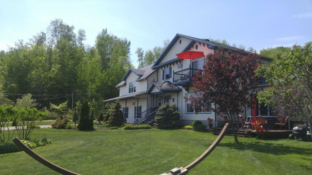 Domaine De La Baie, Les Suites Shawinigan Exterior photo